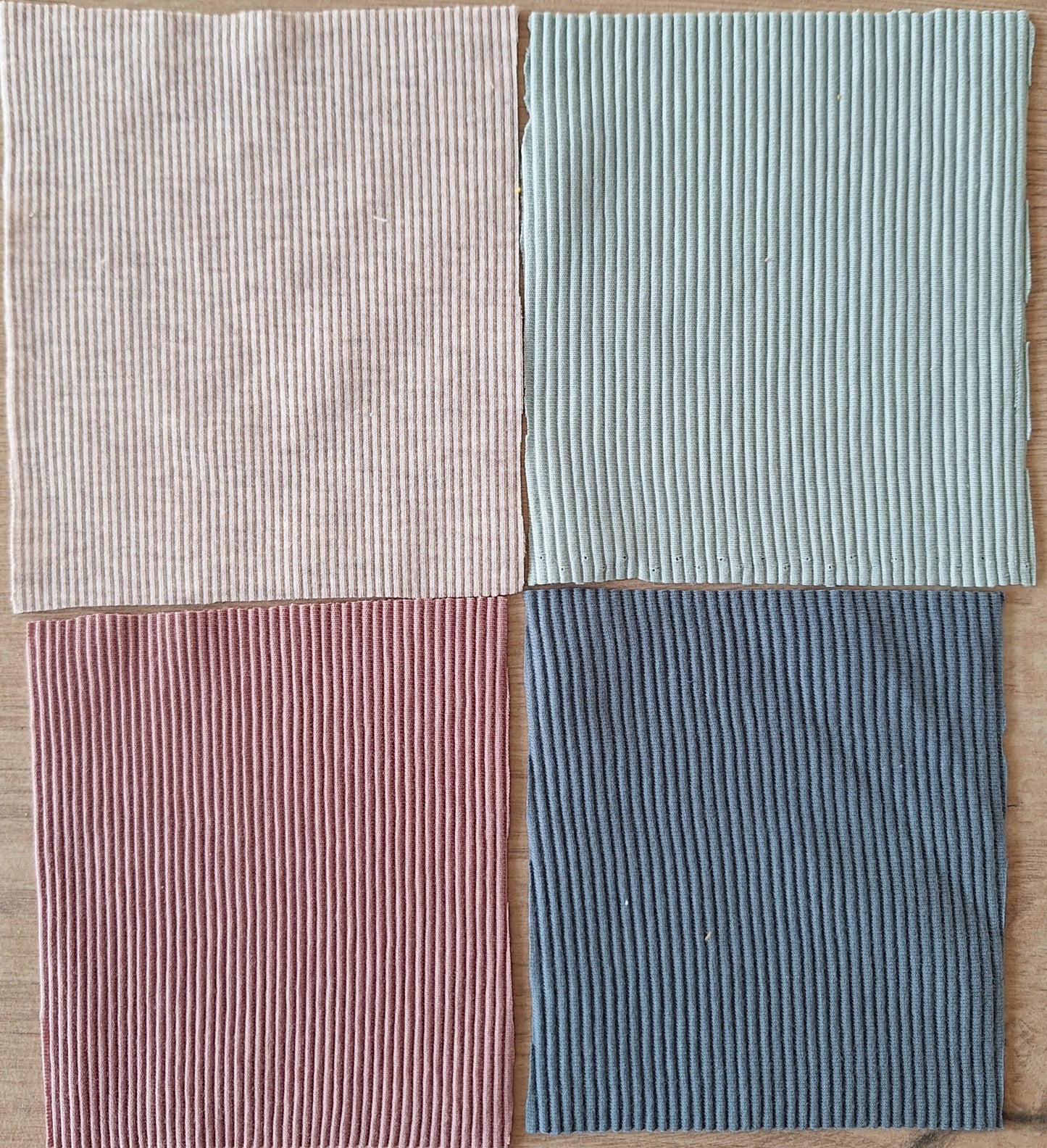 Handgeborduurd babymutsje met naam en decoratie